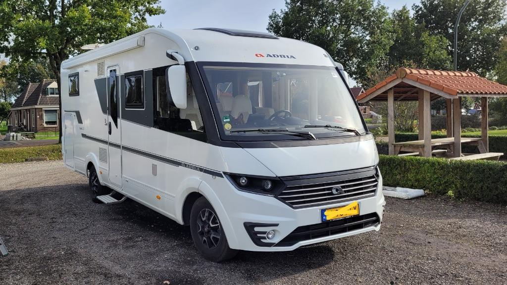 Te huur prachtige complete luxe CAMPER Euro6 van particulier, Caravans en Kamperen