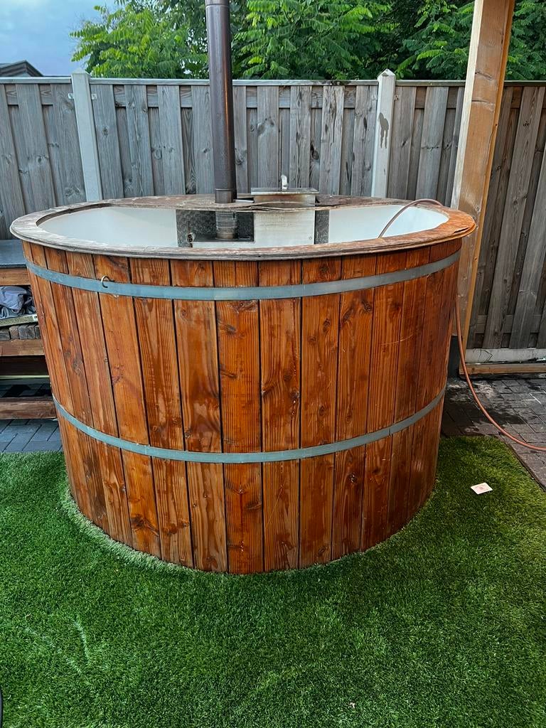 Mooie hottub, Ophalen, Zo goed als nieuw