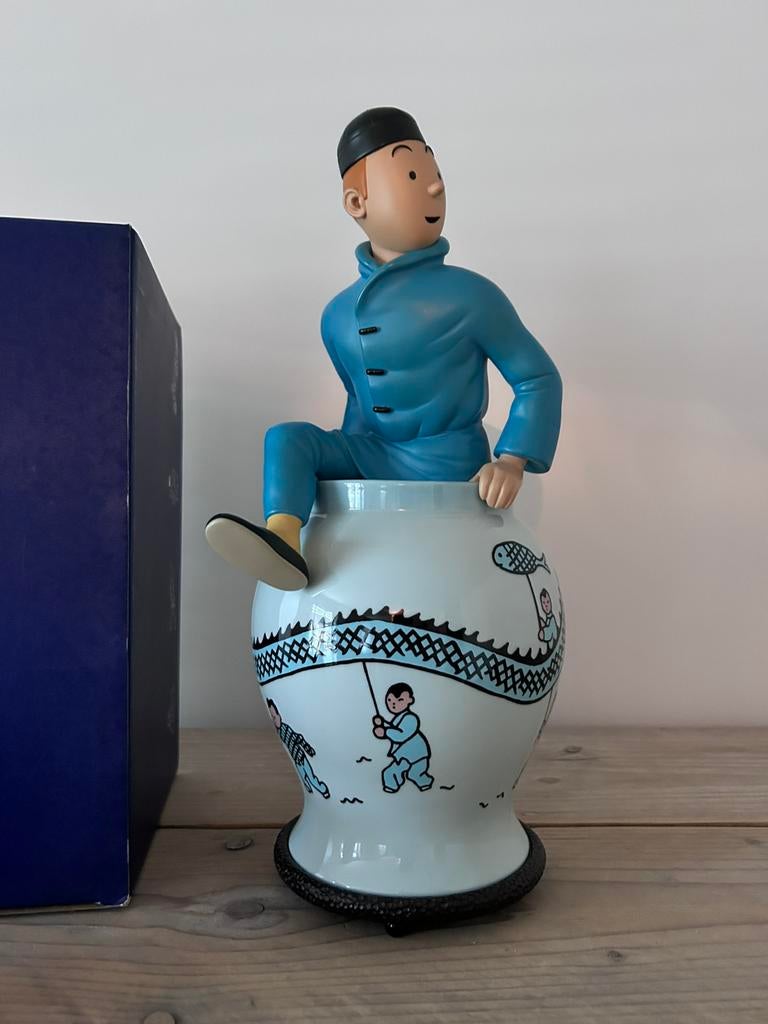 Kuifje Moulinsart vaas blauwe lotus Pixi Leblon, Ophalen of Verzenden, Kuifje, Zo goed als nieuw, Beeldje of Figuurtje