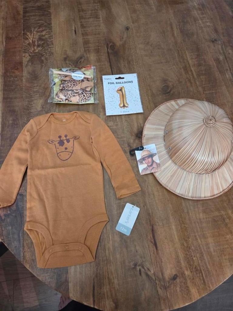 Safari Baby Set - Carter's 12m, Jongetje of Meisje, Ophalen of Verzenden, Zo goed als nieuw, Pakje