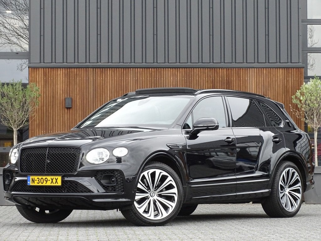 Bentley Bentayga 4.0 V8 550PK VIP First Edition, Auto's, Automaat, Bentayga, Gebruikt, Zwart