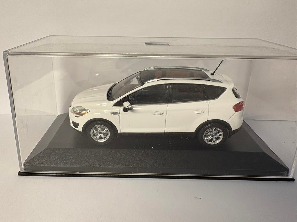 Ford Kuga 1:43 Minichamps, Hobby en Vrije tijd, Modelauto's | 1:43, Ophalen of Verzenden, Nieuw, Auto, MiniChamps