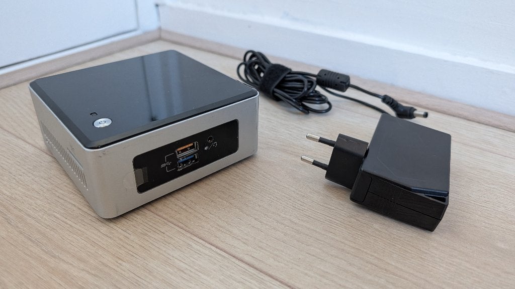 Intel NUC5CPYH incl adapter 120GB SSD/4GB RAM/ N3050, Computers en Software, Gebruikt, Minder dan 2 Ghz, Intel, Ophalen of Verzenden