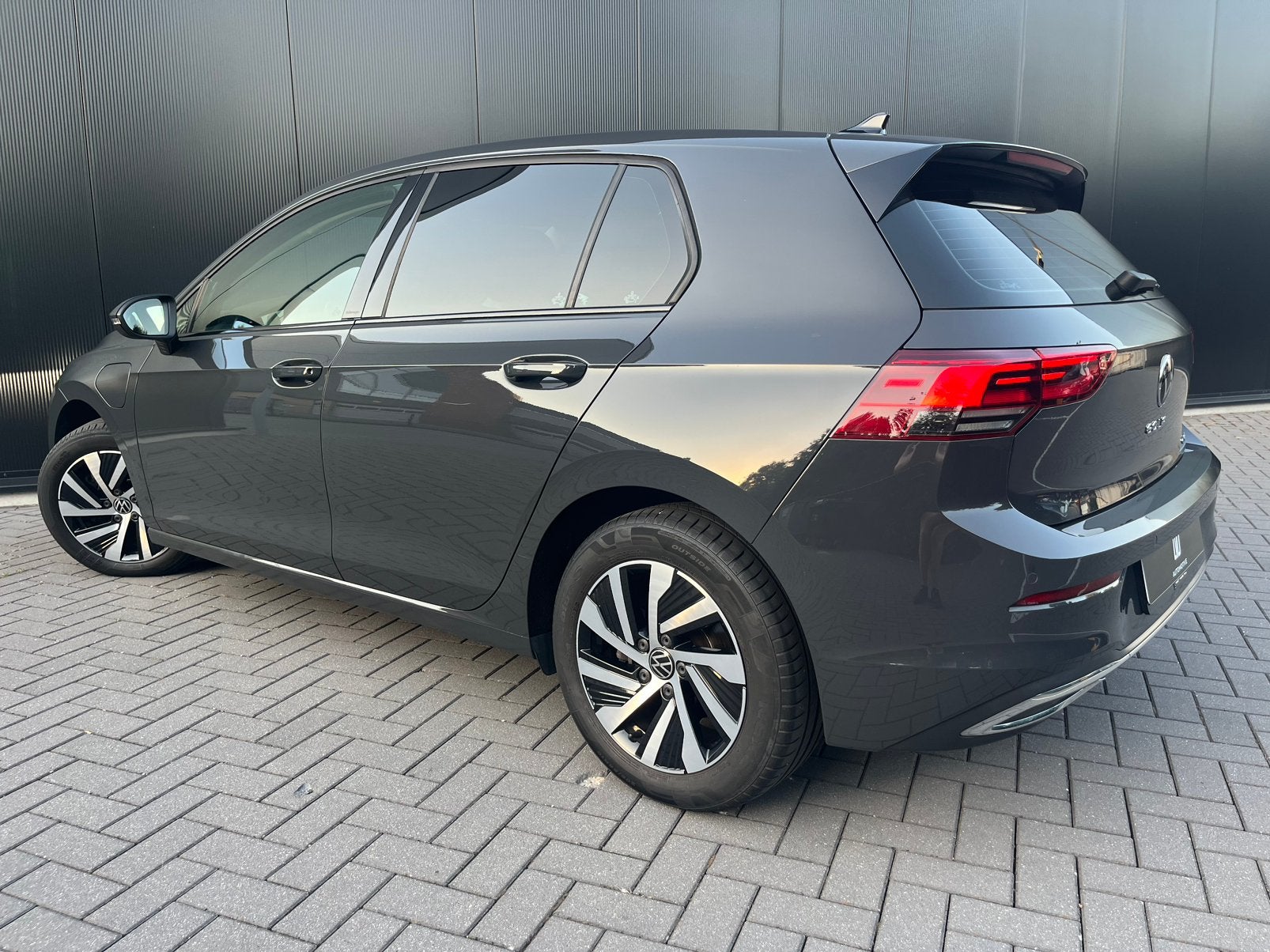 Foto 3 van Volkswagen Golf 1.4 e-Hybrid STYLE MASSAGE MEMORY ACC LED NA