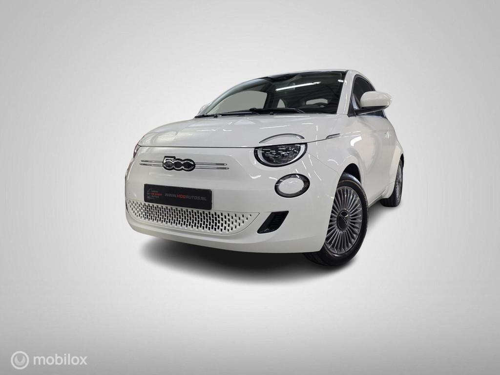 Fiat 500E Icon 42 kWh 8800km/Cruise/Clima/Camera/PDC/Keyless, Stof, Gebruikt, 118 pk, 4 stoelen