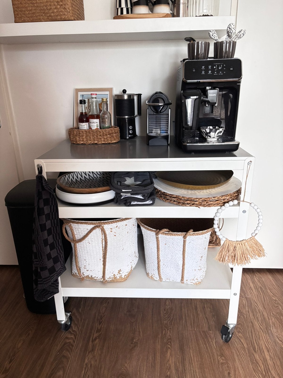 IKEA BROR roltafel / keukeneiland / koffiecorner op wielen, Huis en Inrichting, Kasten | Overige, Ophalen, Gebruikt