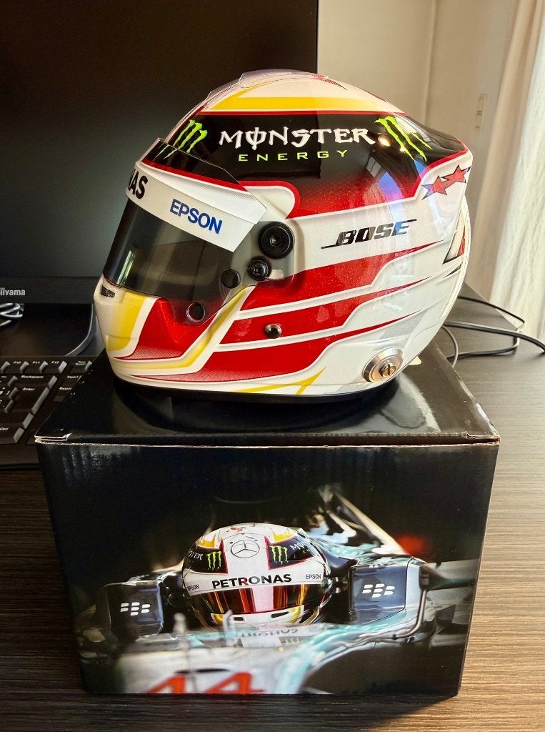 Lewis Hamilton 1:2 Bell World Champion Helmet 2015, Ophalen of Verzenden, Nieuw, Formule 1