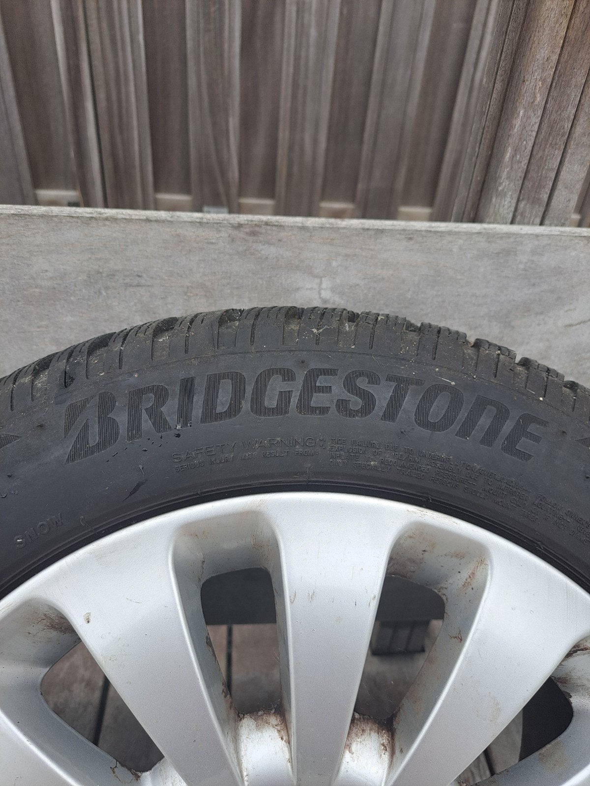 Bridgestone winterbanden  205/55R16 op Mercedes Benz velgen, Gebruikt, 16 inch, Banden en Velgen, Personenwagen