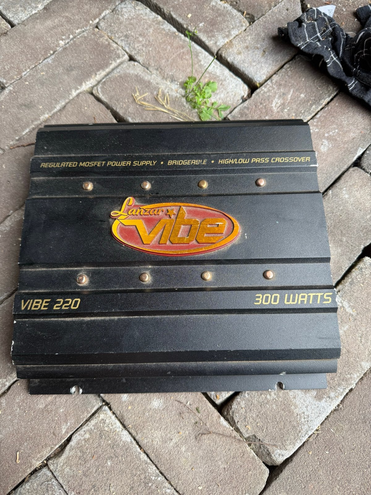 Lanzar Vibe 220 Versterker 300 Watt, Overige merken, Ophalen of Verzenden, 120 watt of meer, Gebruikt
