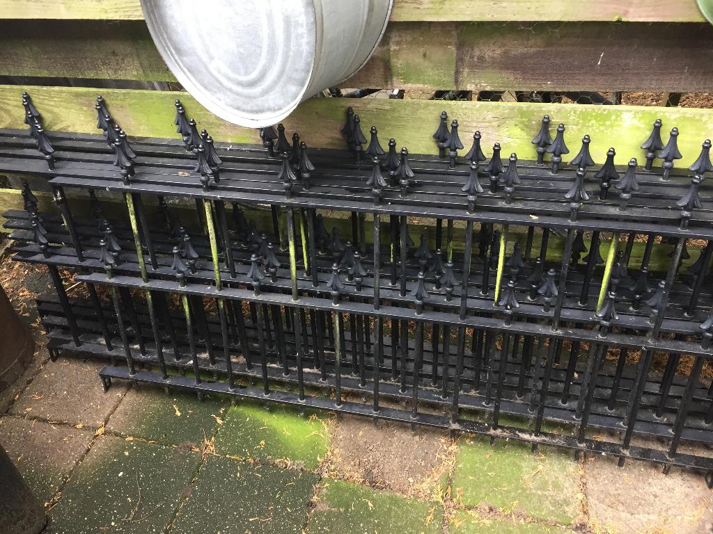 6 stuks SierHekwerk van Smeedijzer inclusief 6 palen, Ophalen, Gebruikt, IJzer, Sierhekwerk
