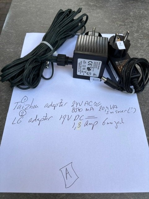 Adapters & laders allerlei 220V/5V, 12V, 24V etc., Ophalen of Verzenden, Gebruikt