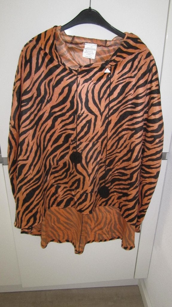 Carnaval heren/dames/tiener tijger poncho 1 Maat * Nieuw *., Ophalen of Verzenden, Nieuw, Carnaval, Kleding