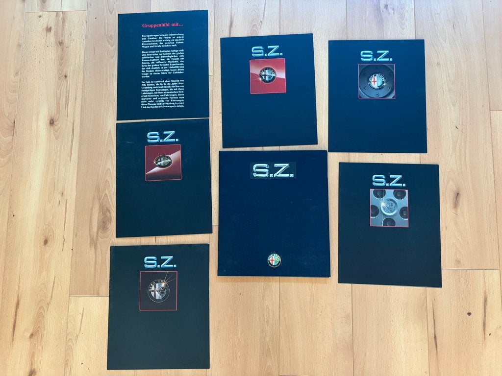 Alfa Romeo SZ - Grote presentatiemap met 6  grote folders, Alfa Romeo, Ophalen of Verzenden, Zo goed als nieuw, Alfa Romeo