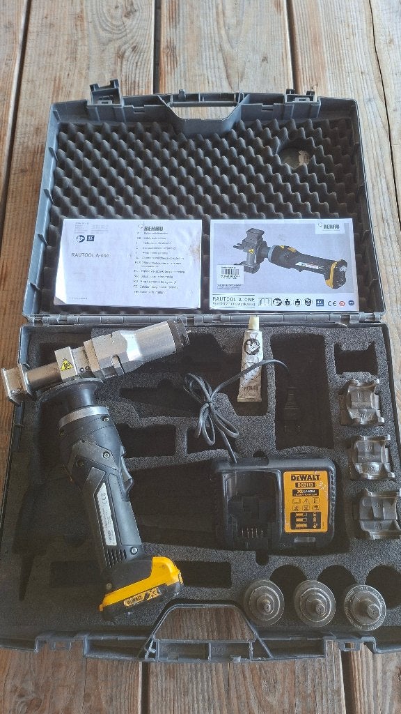 Rehau Rautool Accu perstang A-One tromptang en schuiftang, Auto diversen, Autogereedschap, ,, Nieuw, Ophalen of Verzenden, ,