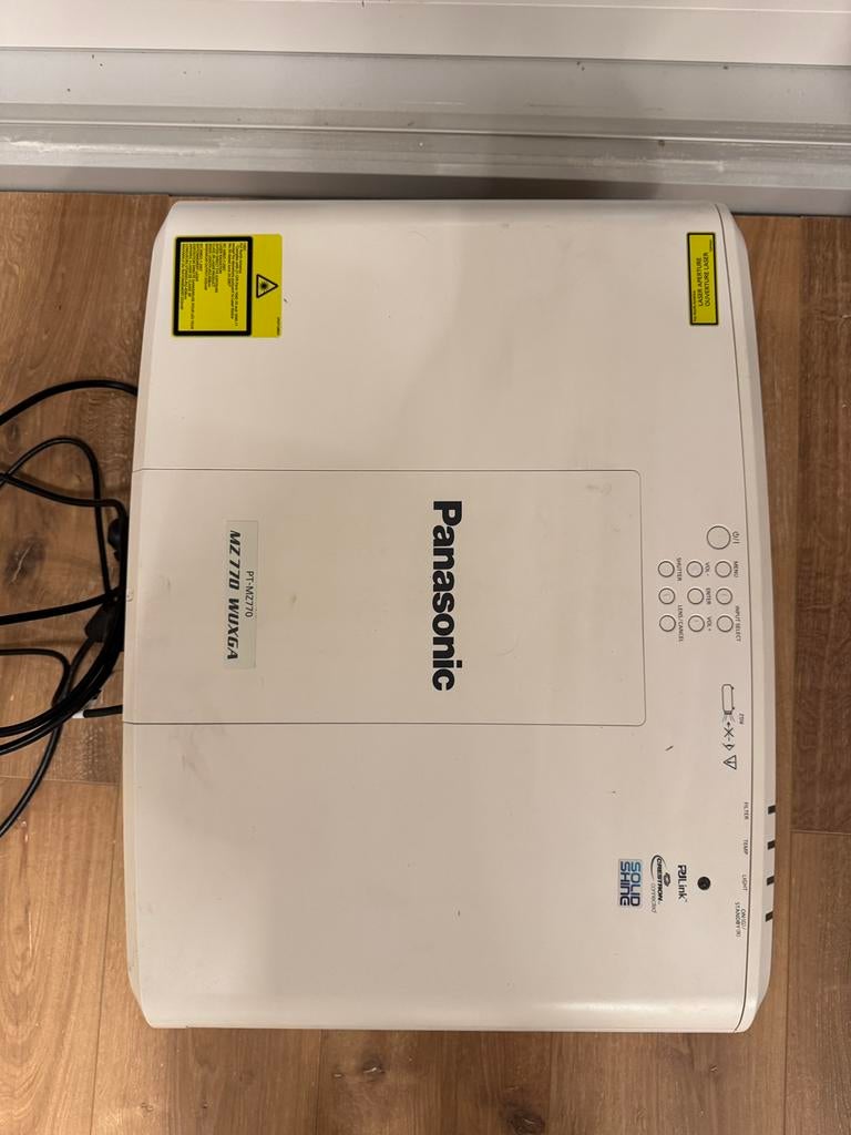 Panasonic mz770 beamer, Ophalen of Verzenden, Zo goed als nieuw
