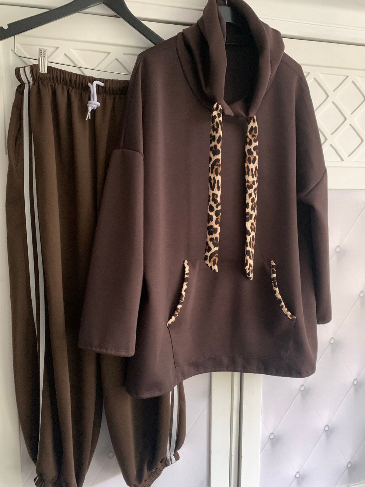 Pak maat 50/52, Kleding | Dames, Ophalen of Verzenden, Zo goed als nieuw, Bruin, Overige typen