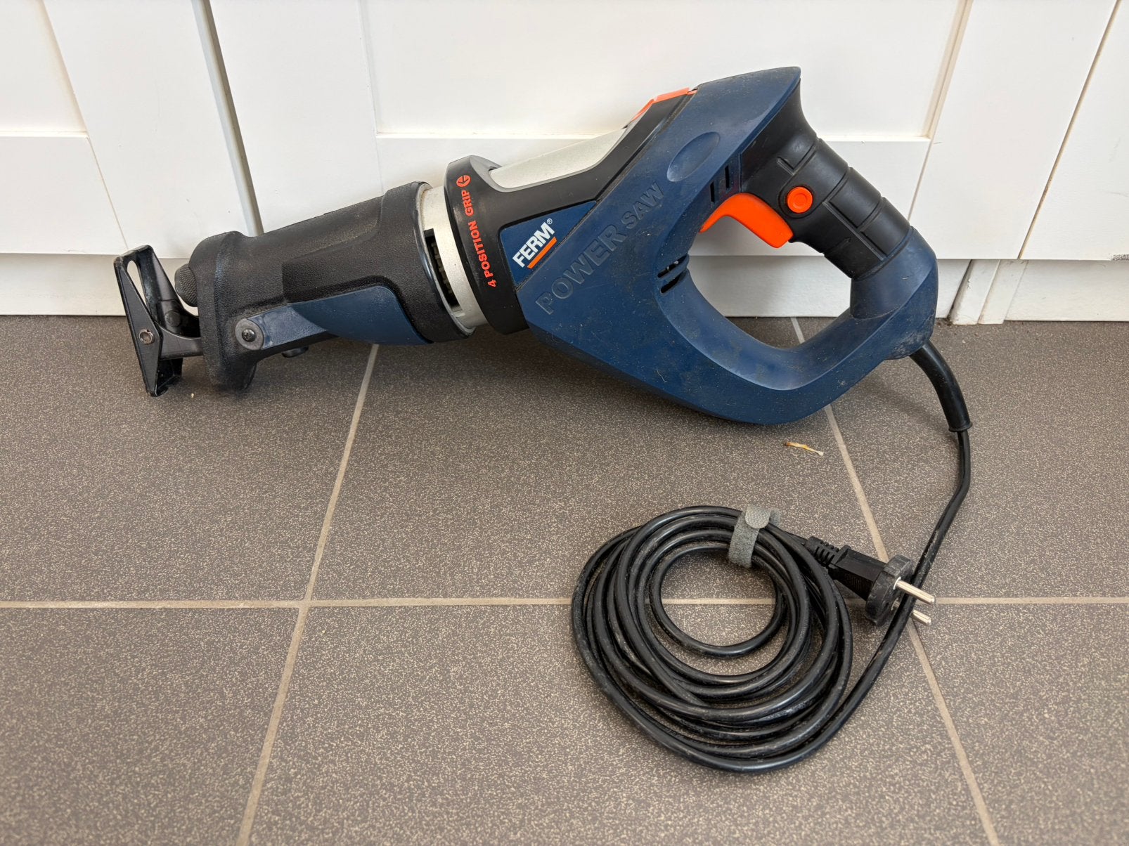 Ferm Reciprozaag, Ophalen, 70 mm of meer, 600 tot 1200 watt, Zo goed als nieuw