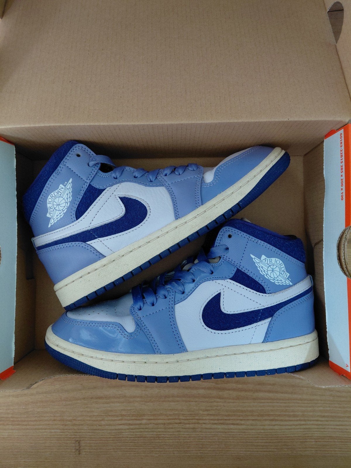 Jordan 1 mid 36.5, Kleding | Heren, Overige kleuren, Ophalen of Verzenden, Sneakers of Gympen, Gedragen