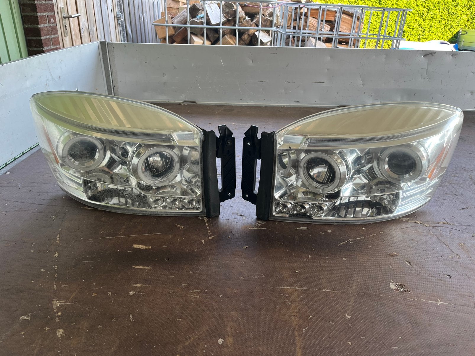 Koplampen LED Dodge Ram Gen-3 2008/2009, Ophalen, Zo goed als nieuw, 17 tot 18, Dame