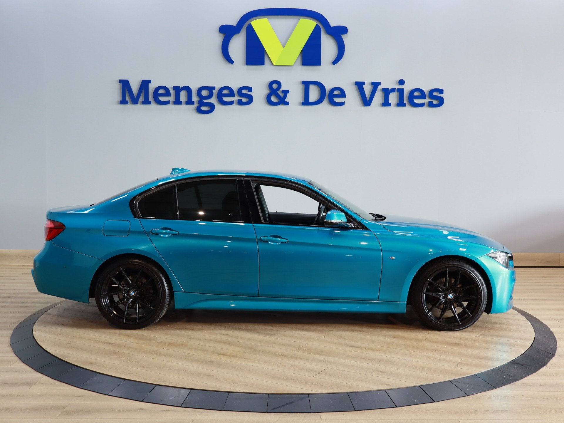 BMW 3-serie 320i M Sport Edition Individual Airco ECC | Virt, Automaat, Achterwielaandrijving, 4 cilinders, Blauw