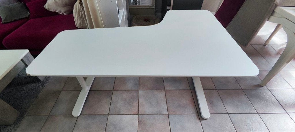 IKEA Bekant Hoekbureau - Verstelbaar - 160x110 cm, Ophalen, 160 cm, Hout, Zo goed als nieuw