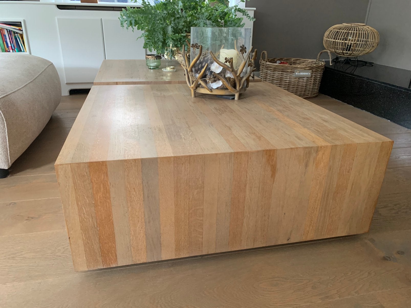 Te koop aangeboden twee houten tafels. Stijl Piet Boon., Huis en Inrichting, Tafels | Salontafels, Ophalen, Gebruikt, Vierkant