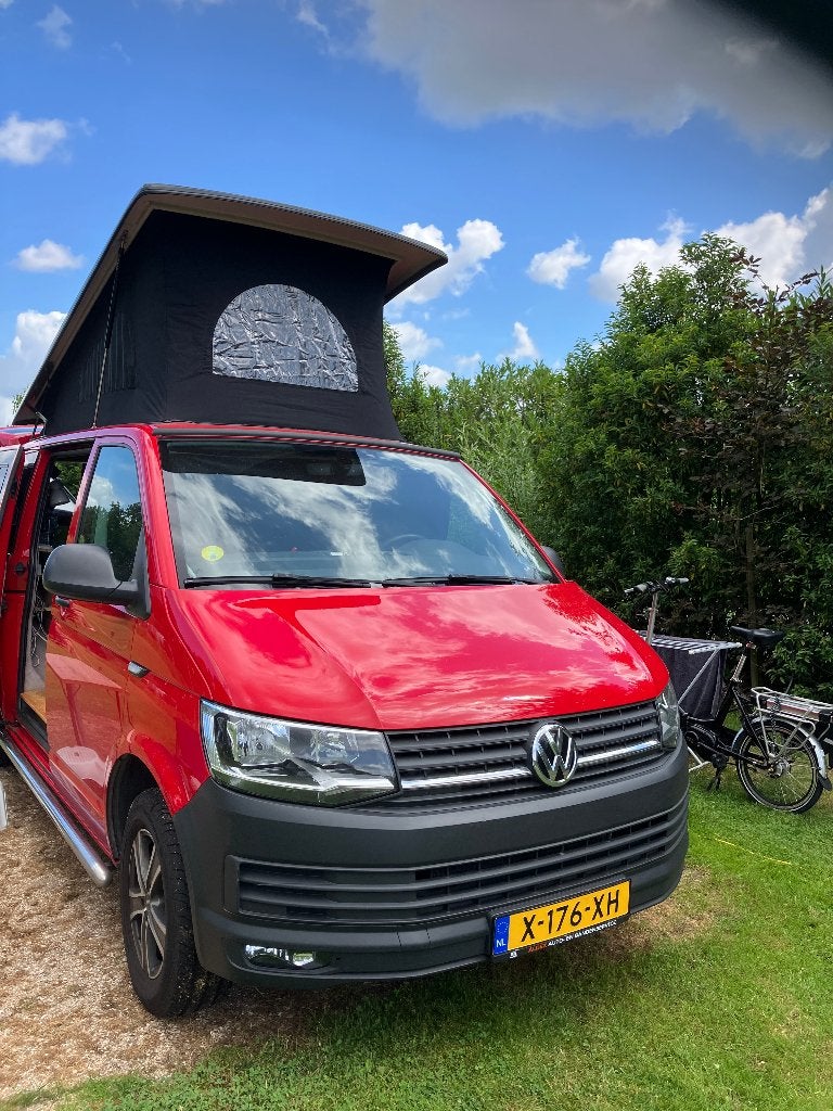 Volkswagen 2016 Rood, Auto's, Voorwielaandrijving, Grijs, Particulier, Transporter