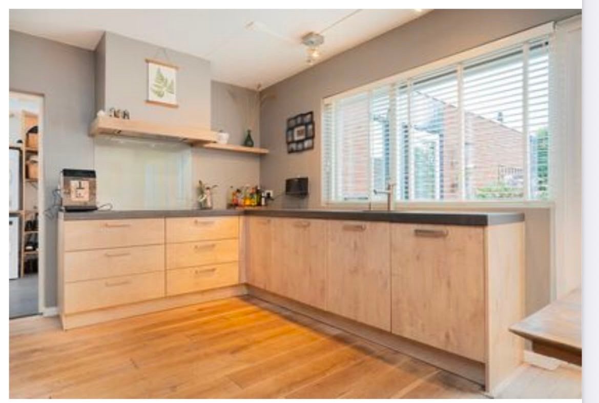 Moderne hoekkeuken met inbouwapparatuur, Huis en Inrichting, Keuken | Complete keukens, Ophalen, Gebruikt, Hoekkeuken, Kunststof