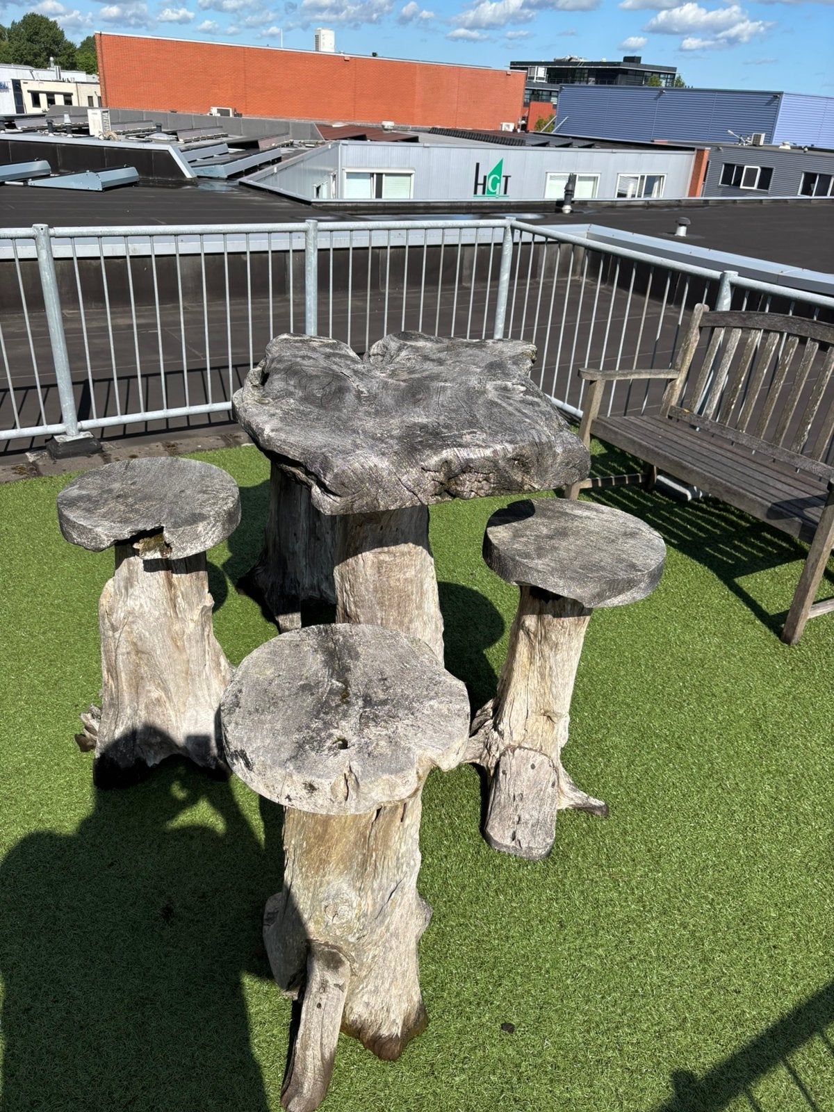 Hoge buiten tafel met 4 krukken, Tuin en Terras, Tuinsets en Loungesets, Ophalen, 4 zitplaatsen, Gebruikt, Eettafel