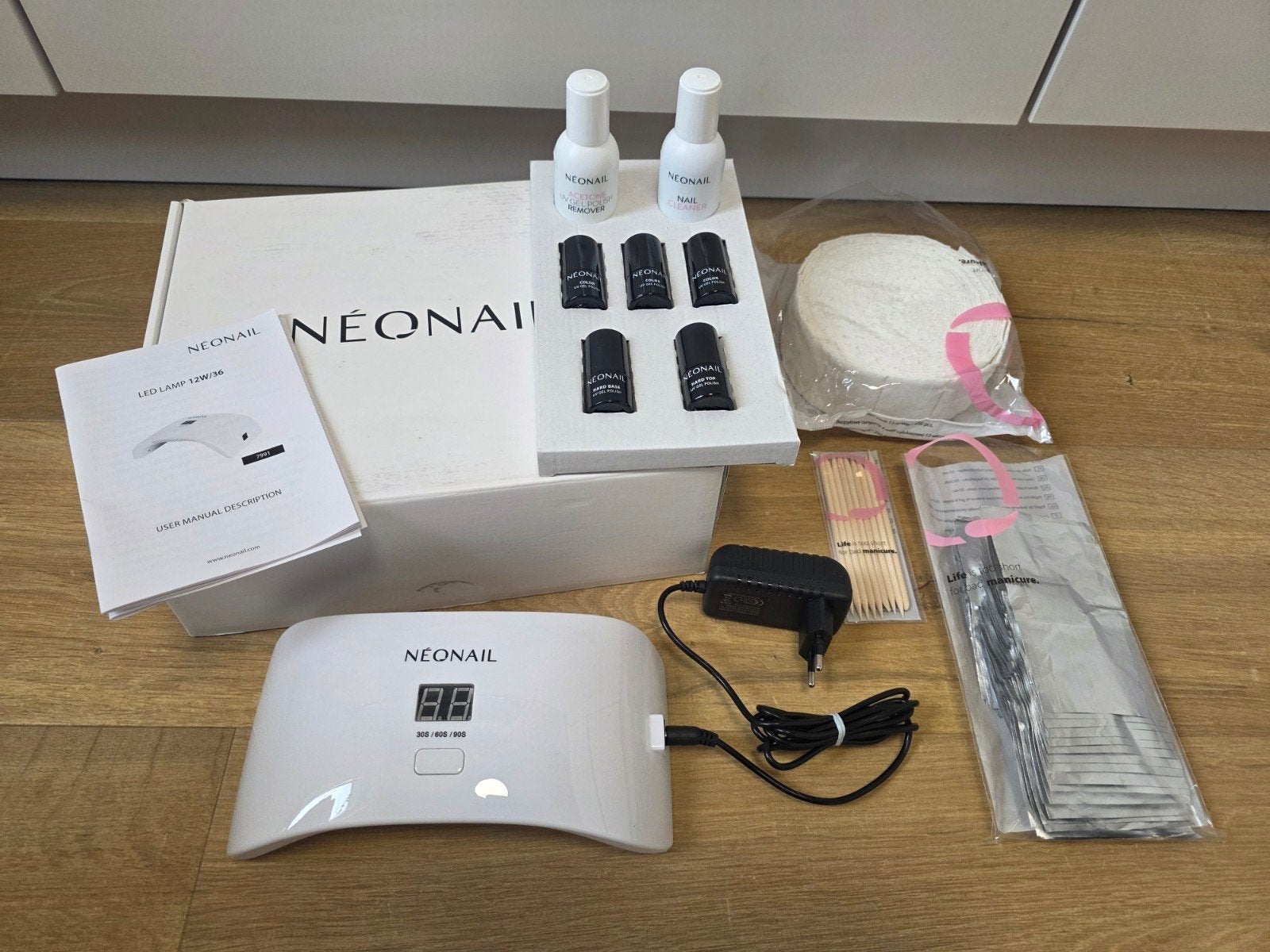 Neonail starterset met led lamp, nagellak en meer, Ophalen of Verzenden, Zo goed als nieuw, Overige kleuren, Handen en Nagels