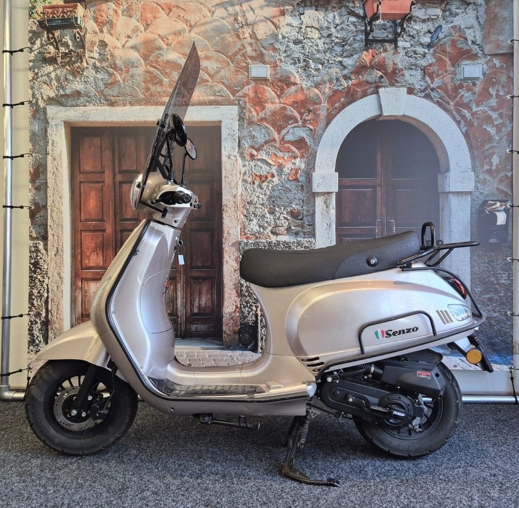 Senzo Rivalux - Bromscooter - 2024 - 5598KM, Info@recycle-ride.nl, Gebruikt, Marsdiepstraat 365, Benzine