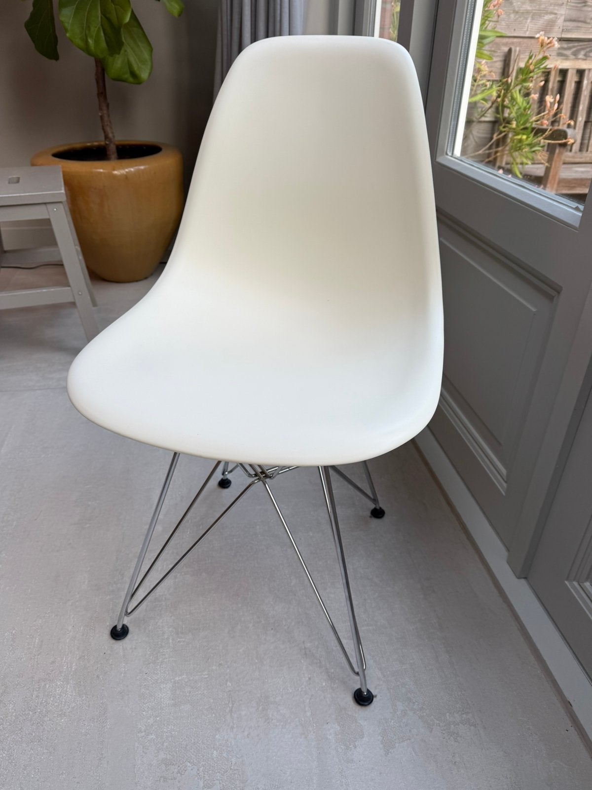 4x Charles and Ray Eames stoelen DSR, gebroken wit, Ophalen, Zo goed als nieuw, Wit, Vier
