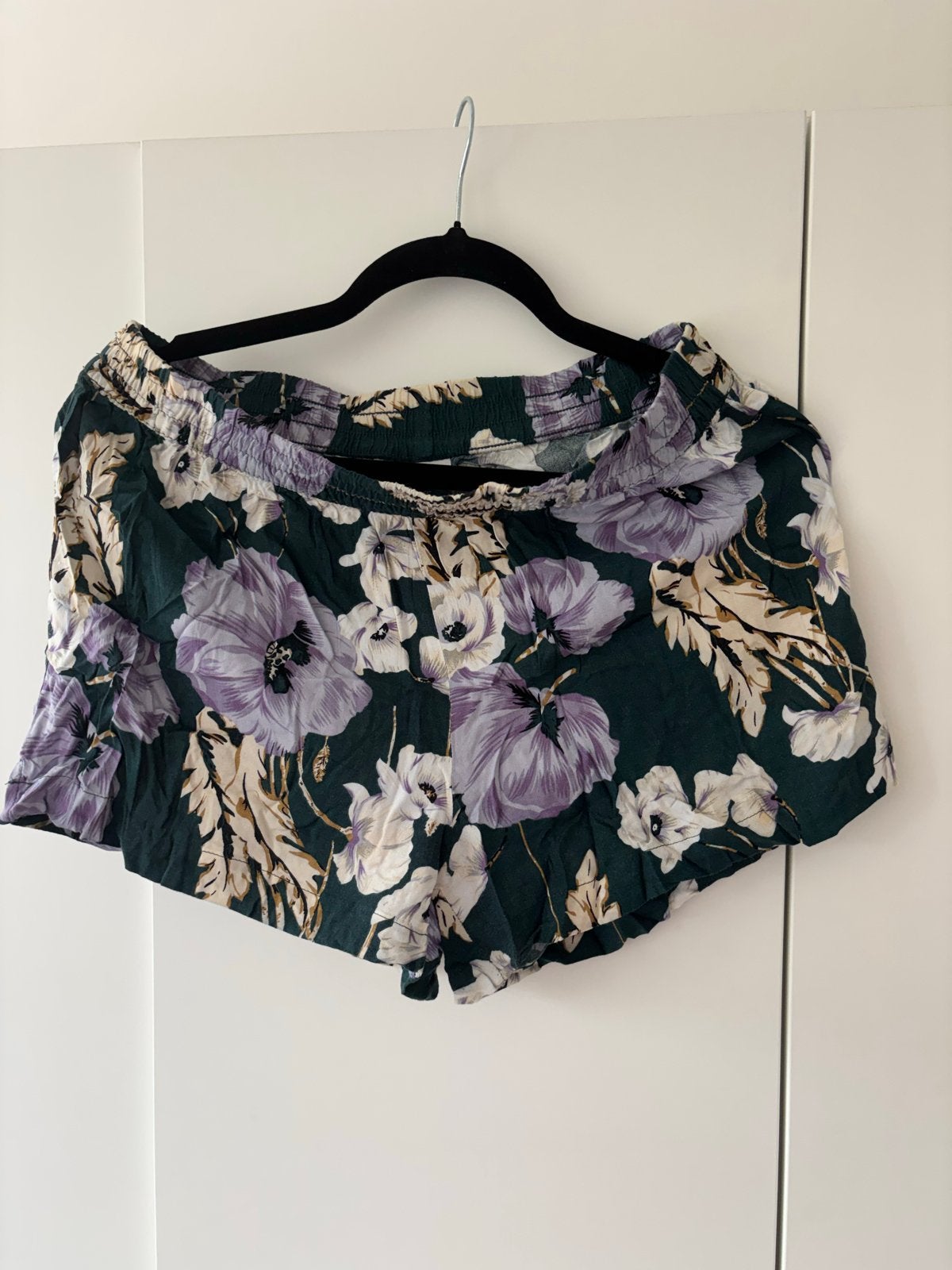 2 korte zomer broekjes maat M, Maat 38/40 (M), Kort, Ophalen of Verzenden, Gedragen