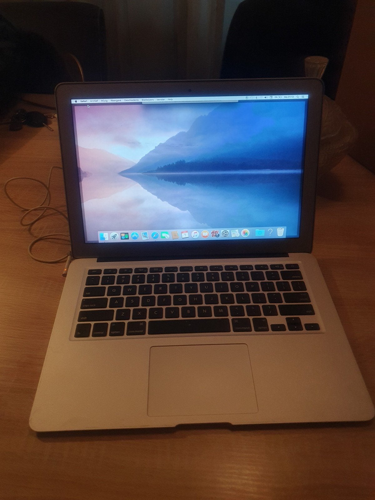 Macbook air 2011 i5  werkend  met gebruikerssporen, Computers en Software, Apple Macbooks, Gebruikt, 13 inch, Minder dan 2 Ghz
