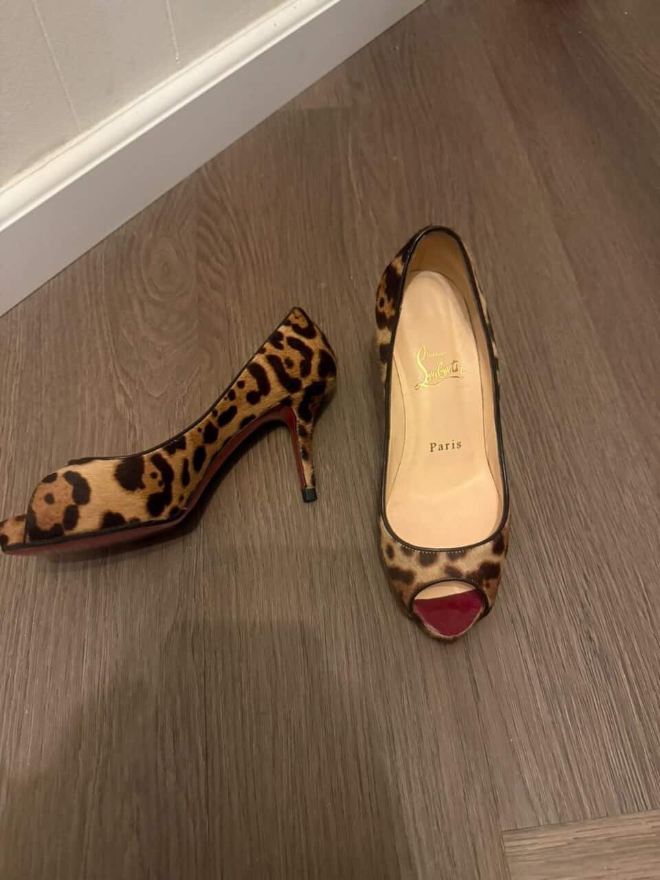 Vintage louboutin luipaard print hakken, Zwart, Ophalen of Verzenden, Schoenen met hoge hakken, Gedragen