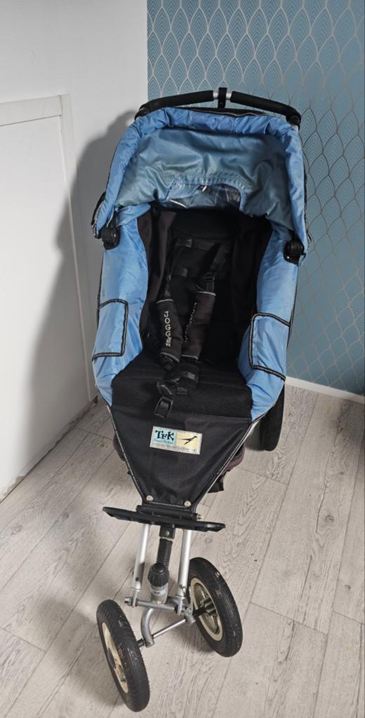 TFK Joggster 3 kinderwagen met reiswieg en accessoires, Kinderen en Baby's, Kinderwagens en Combinaties, Gebruikt, Verstelbare duwstang
