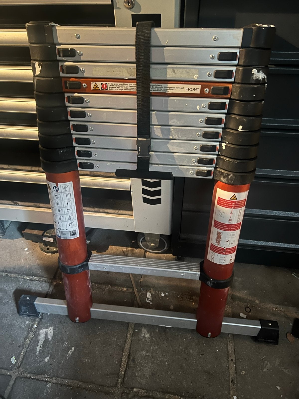 Uitschuifbare ladder - Handig en compact telescoop ladder, Doe-het-zelf en Verbouw, Ophalen, Gebruikt, Ladder, Opvouwbaar of Inschuifbaar