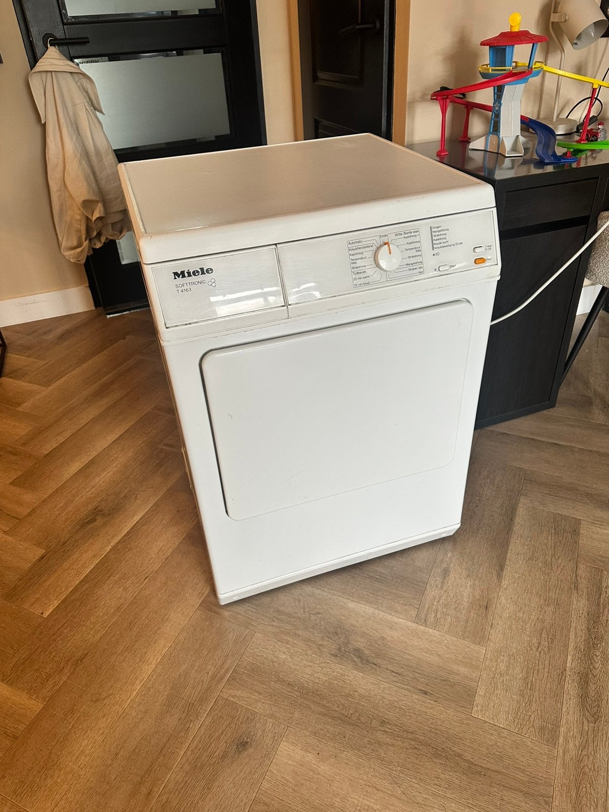 Miele Softtronic T4163 wasdroger met afvoerslang te koop, Witgoed en Apparatuur, Wasdrogers, Ophalen, 6 tot 8 kg, Luchtafvoer