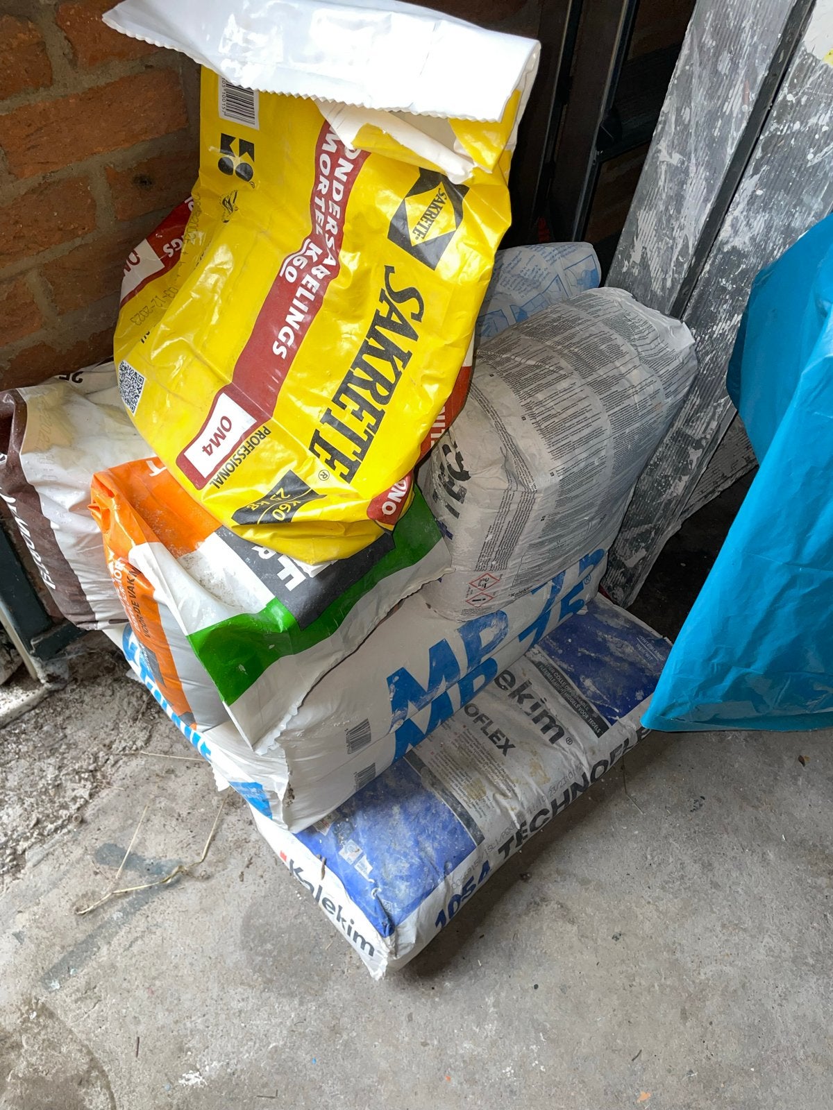 Diverse bouwmaterialen: betonmortel, ondersabelingsmortel, M, Ophalen, Nieuw