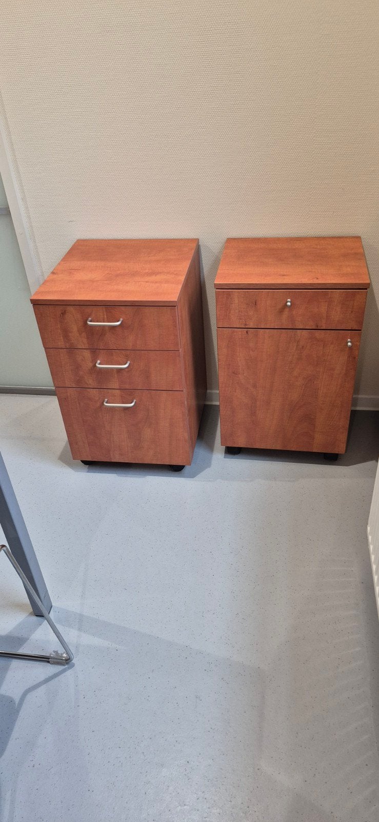2 kastjes met wieltjes, Ophalen, 50 tot 100 cm, Minder dan 50 cm