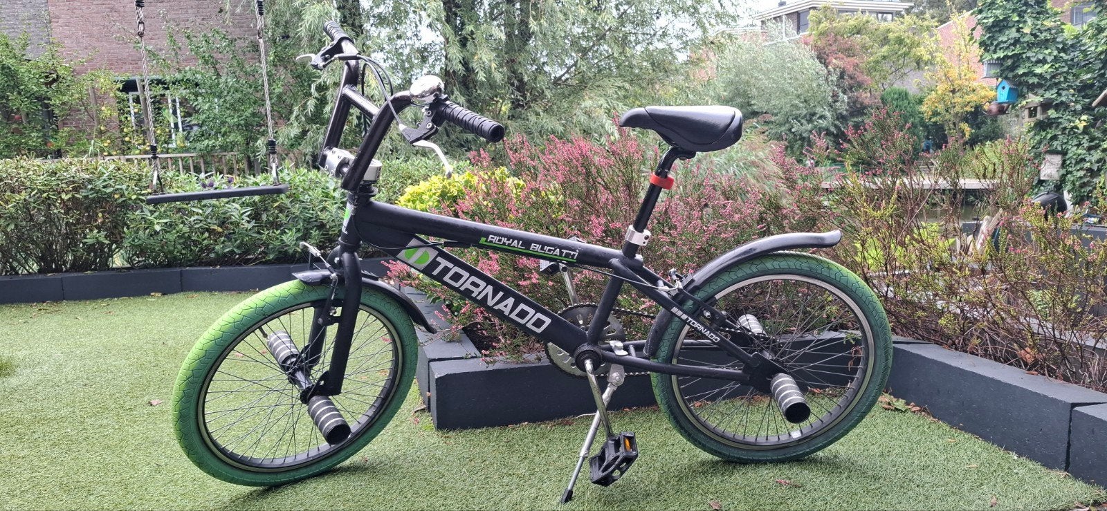 BMX 20" Royal-Bugatti - Mat Zwart Met Groene Banden, Ophalen, Staal, Velgrem, Zo goed als nieuw