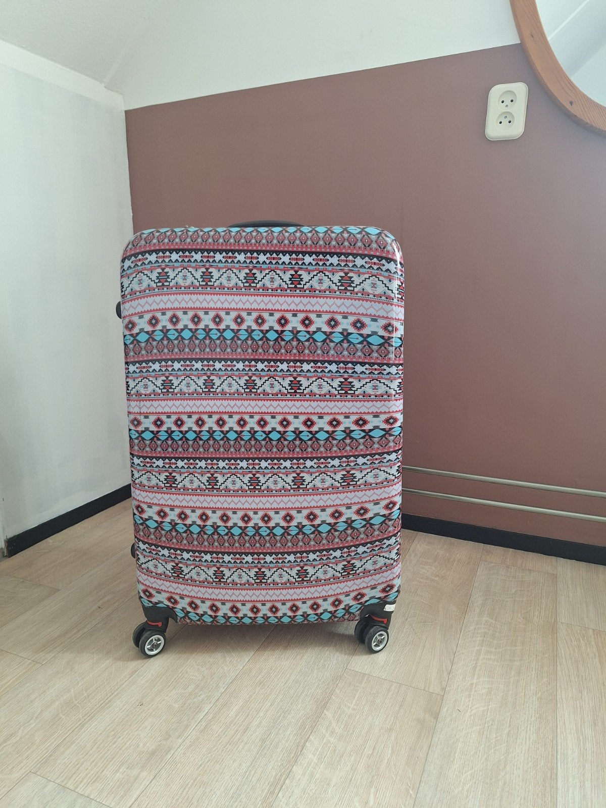 Reiskoffer xxl, 63 liter, Ophalen, Hard kunststof, 45 tot 55 cm, Zo goed als nieuw