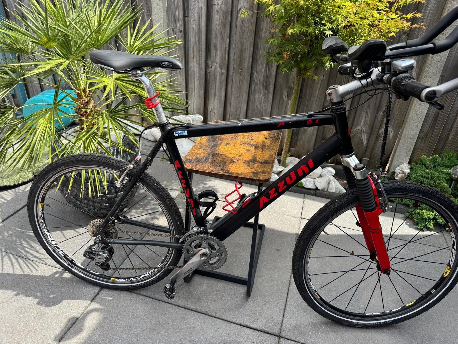Azzuni Mountainbike - Zwart/Rood, Goede Staat, Overige merken, Gebruikt, Hardtail, Heren