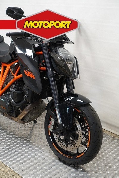 KTM 1290 SuperDuke R (bj 2014), E 3
A-5230  Mattighofen, AT, Naked bike, Gebruikt, Bedrijf
