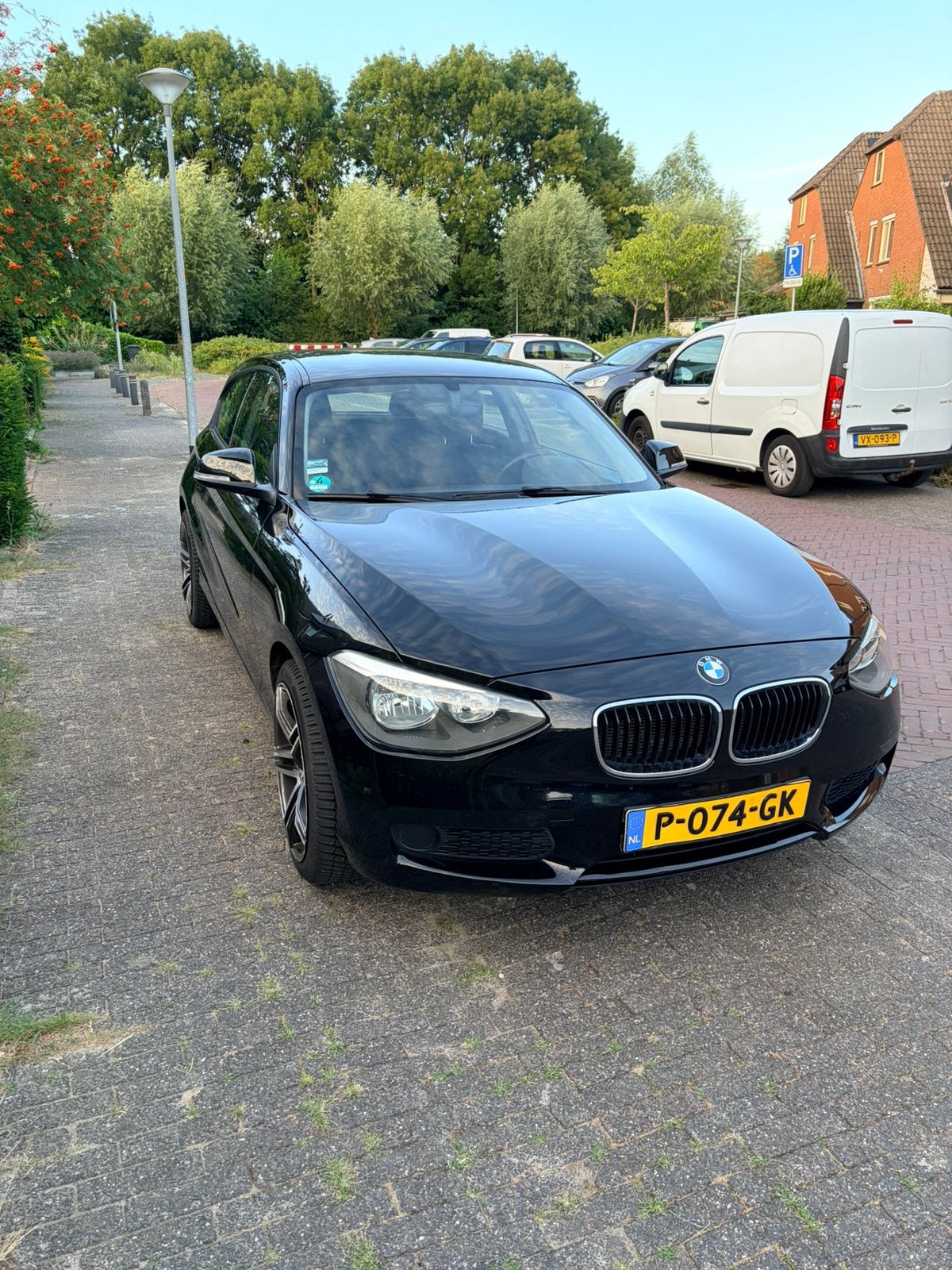 BMW 1-Serie 114I 75KW 3-DR 2013 Zwart, Auto's, BMW, 1-Serie, Achterwielaandrijving, 4 cilinders, 4 stoelen