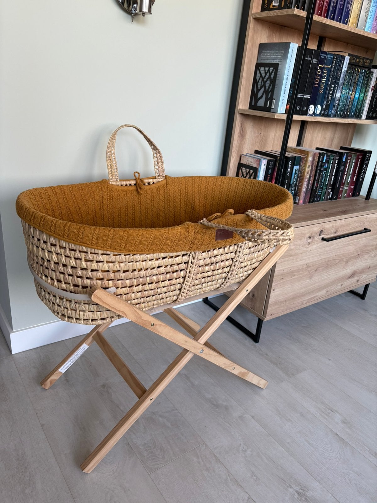 Mozes mandje met standaard - Little Green Sheep, Kinderen en Baby's, Babywiegjes en Ledikanten, Ophalen, Zo goed als nieuw, Wieg