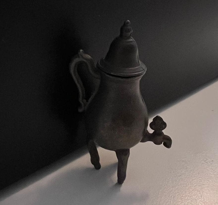 Oud tinnen miniatuur kannetje op pootjes, letterbakobject, Ophalen