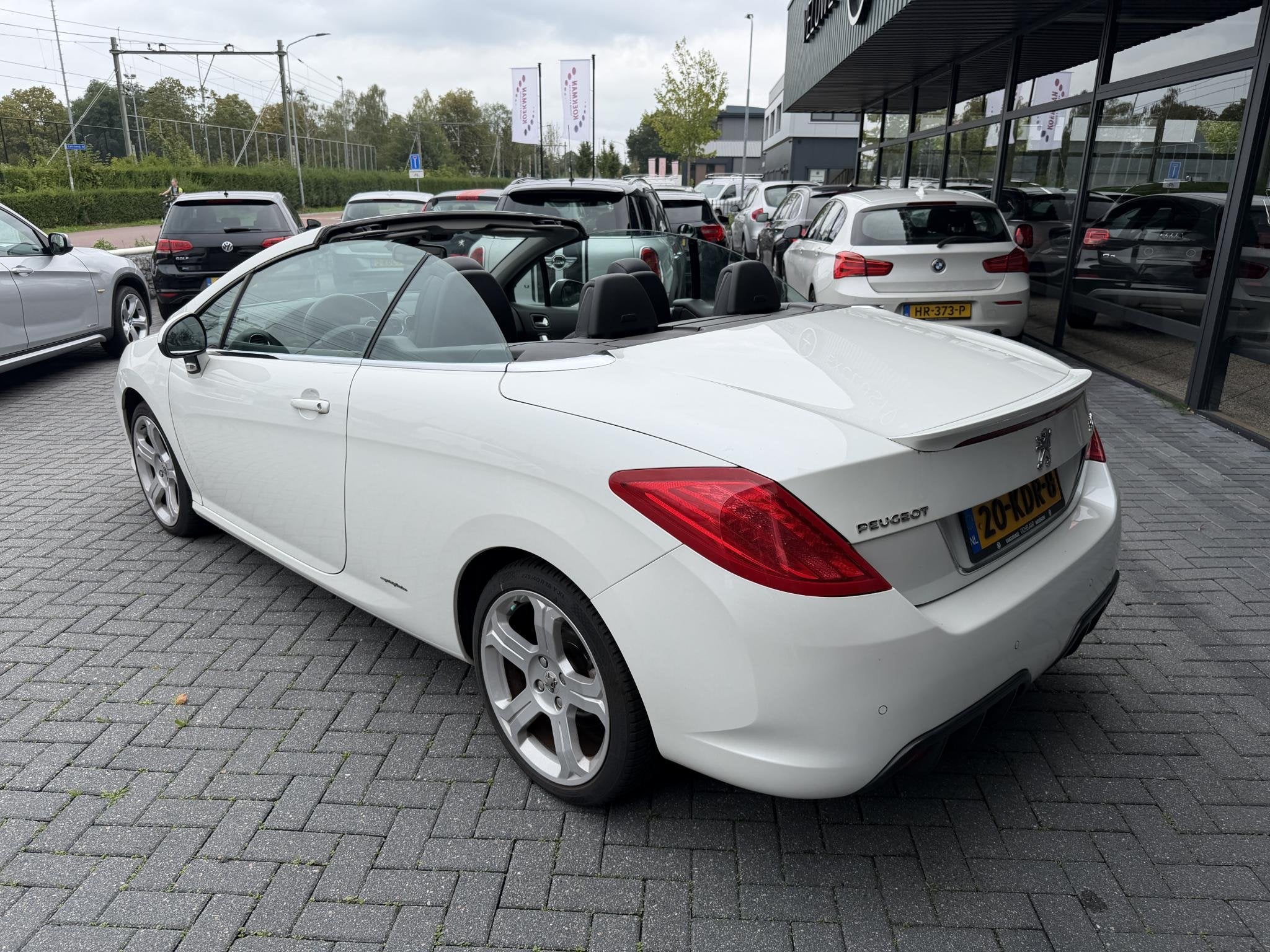 Peugeot 308 CC 1.6 THP Feline | Leder | AirScarf |, Auto's, Gebruikt, 4 cilinders, 4 stoelen, Automatische klimaatregeling