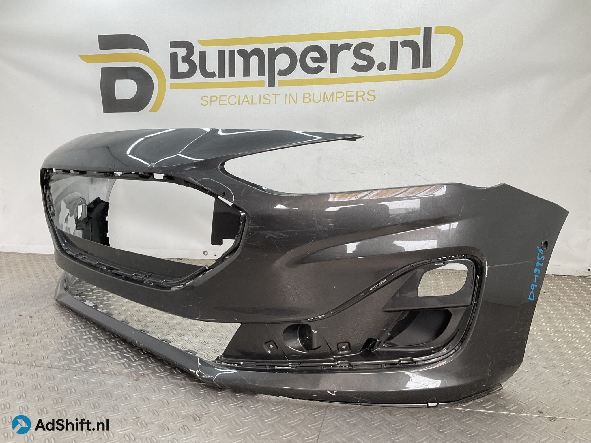 Bumper Ford Focus MK4 22- NX7B-17C831-AA Voorbumper D9-18956, Bumper