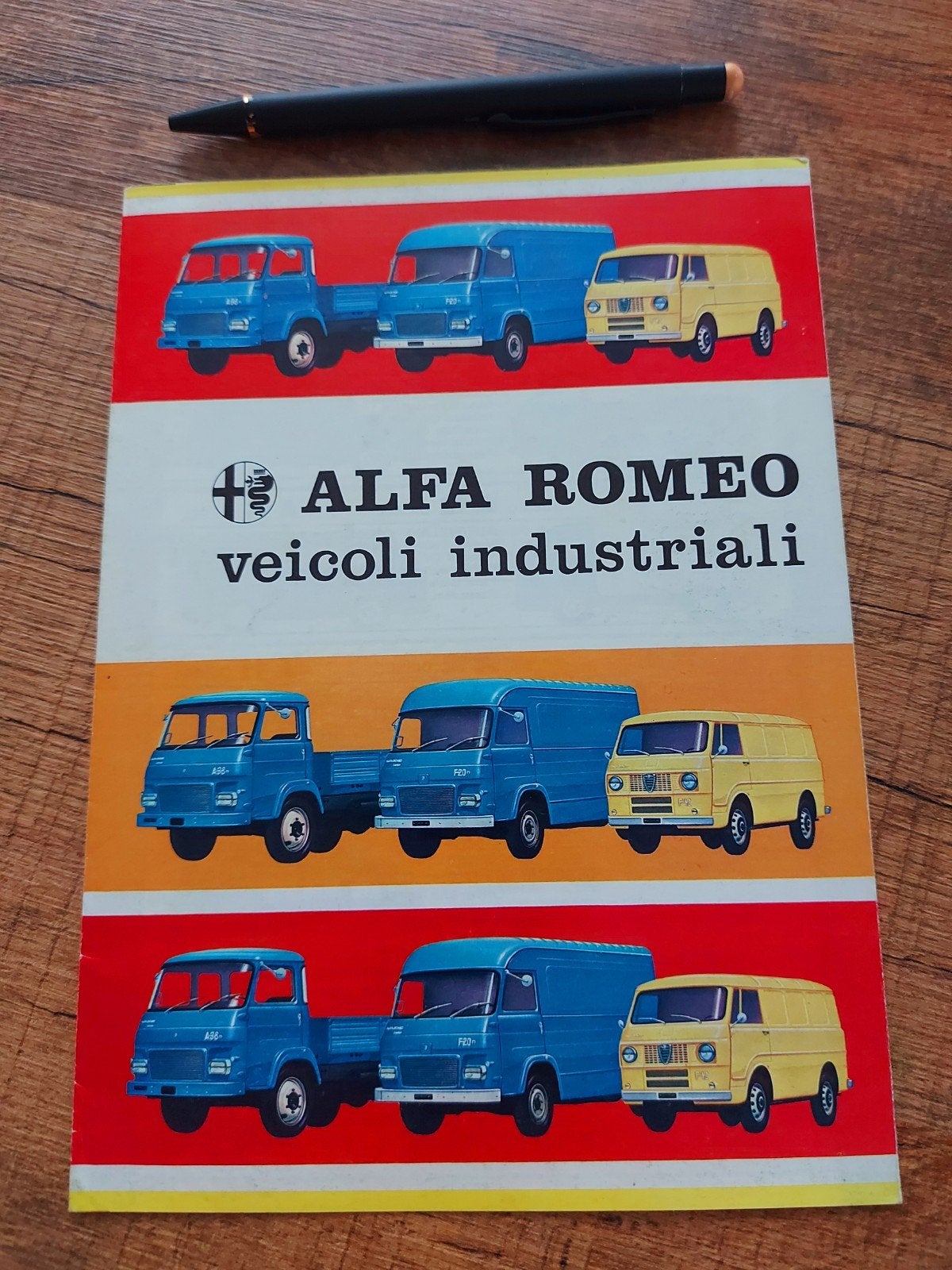 exclusieve Italiaanse Alfa Romeo bedrijfswagens folder, Ophalen of Verzenden, Zo goed als nieuw, Alfa Romeo